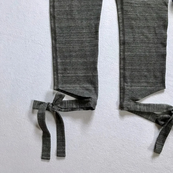 Gap Fit NWOT Performance Capri Women S - Picture 4 of 8